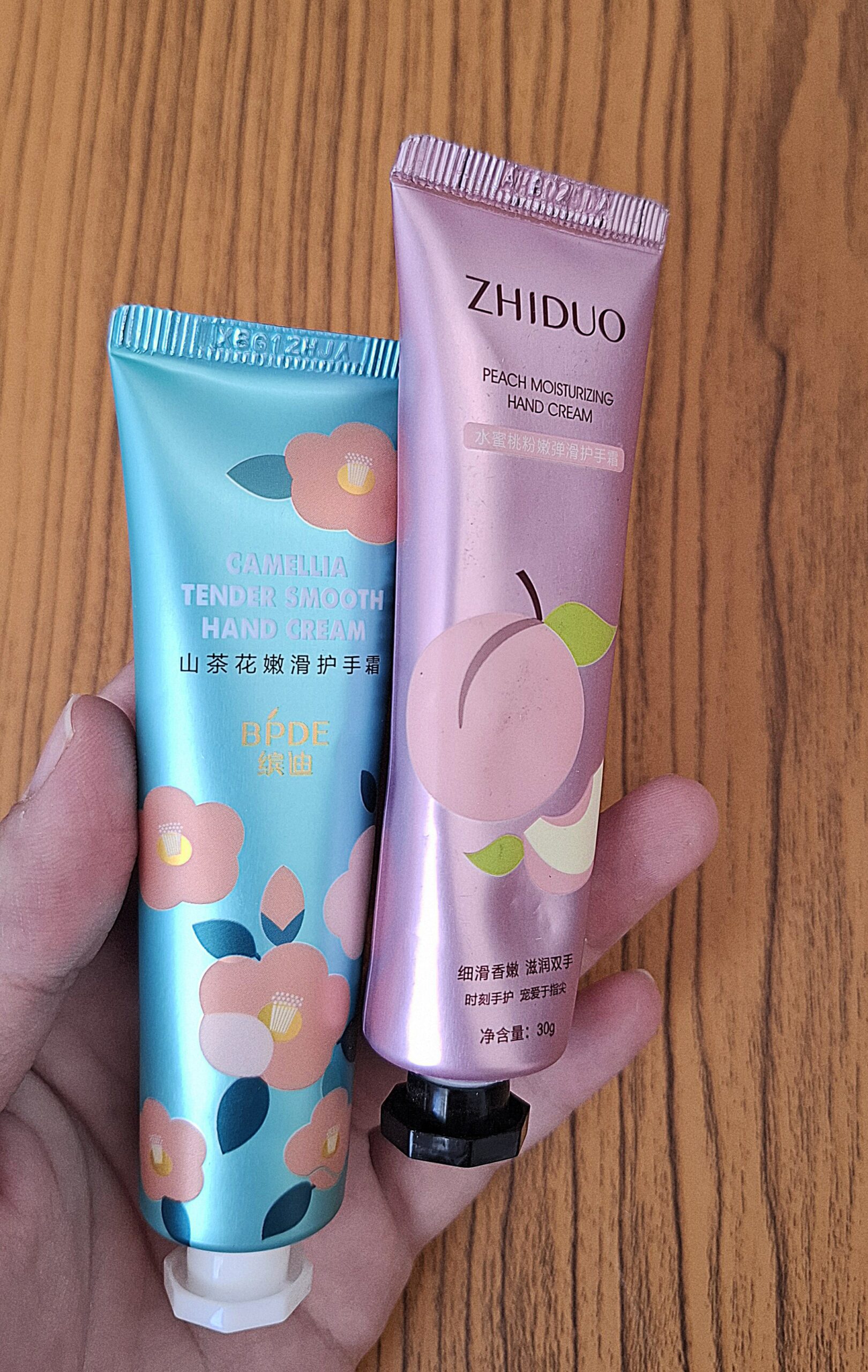 کرم دست مرطوب کننده کاملیاBPDE و کرم دست مرطوب کننده هلو ژیدو - تصویر 2