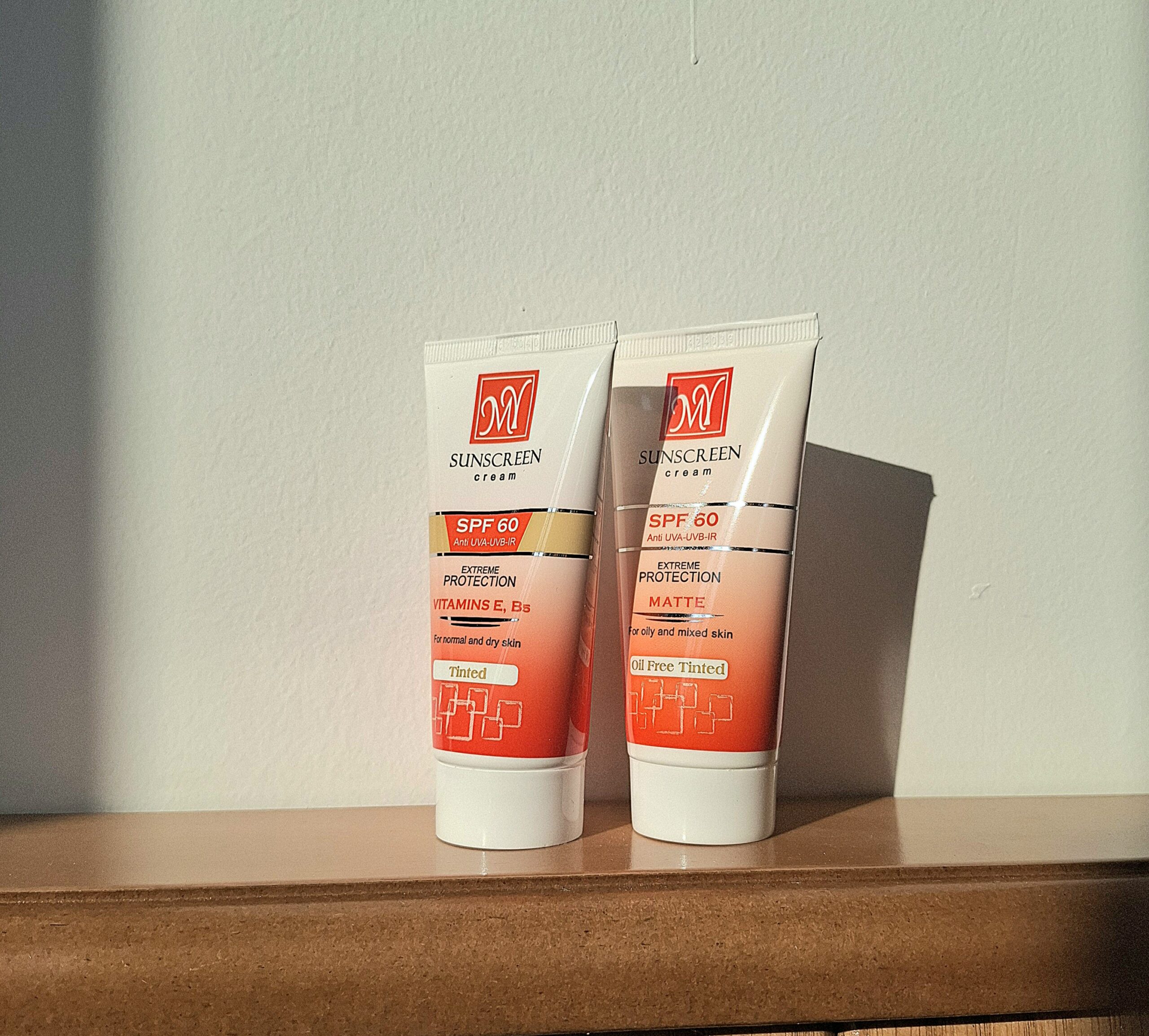 کرم ضد آفتاب رنگی SPF60 پوست معمولی،خشک، چرب و مختلط